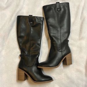 Universal Thread Black Boots